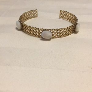 LA PARISIENNE gold cuff bracelet